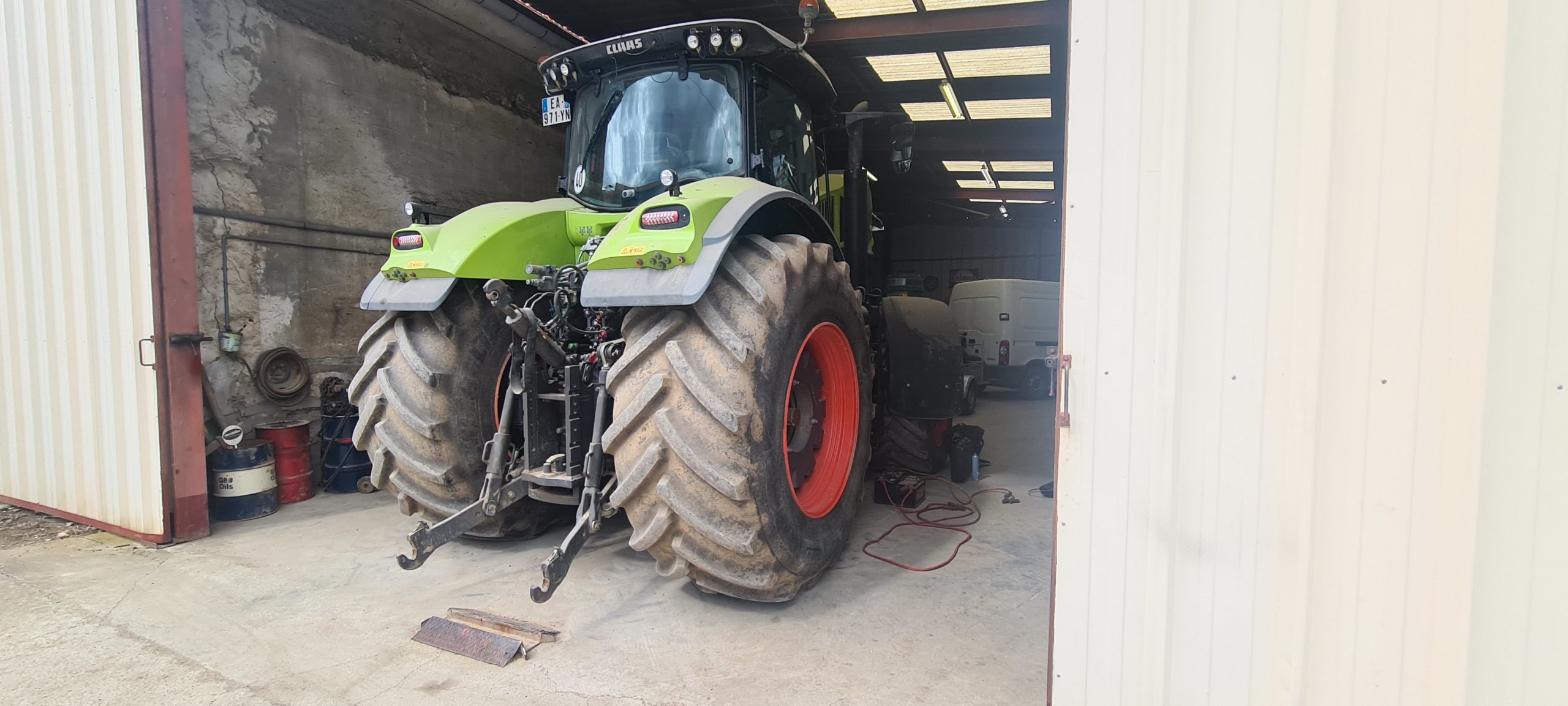 Engine management on Claas Axion